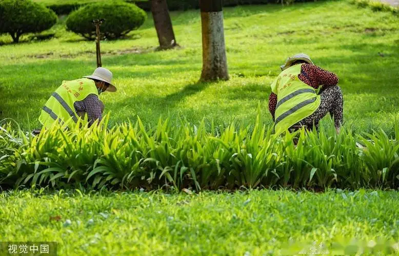 米乐m6官网登录入口：男士网球拍用几号胶皮好